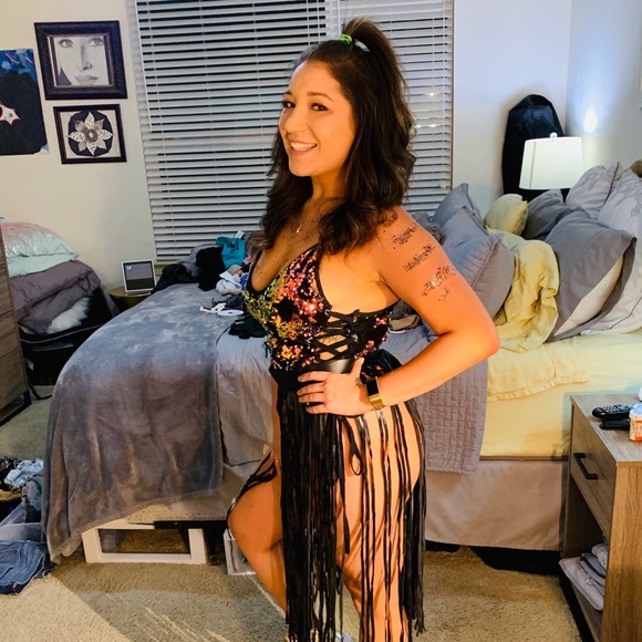 Profile Picture of Dani Chandler (@danic12987) on Poshmark
