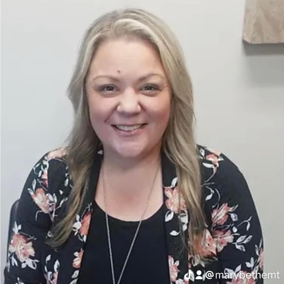 Profile Picture of Mary Throndson (@marybethemt) on Poshmark