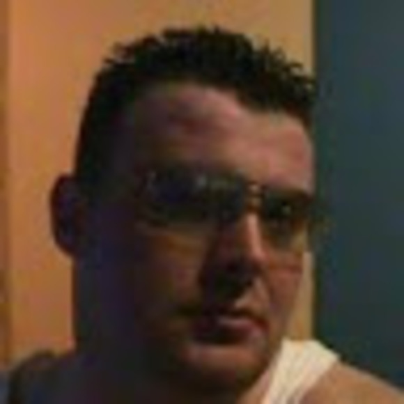 Profile Picture of Peter Roussos (@nycastoria) on Poshmark