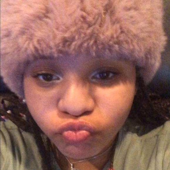Profile Picture of Dakota Hickenbottom (@davinathebest) on Poshmark