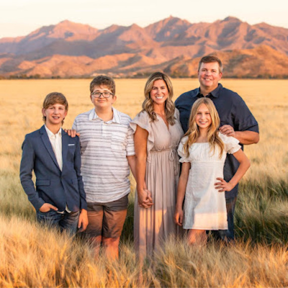 Profile Picture of Rachael Tuschl (@rachaeltuschl) on Poshmark