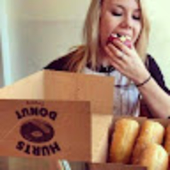 Profile Picture of Anne Gravagna (@annegravagna) on Poshmark