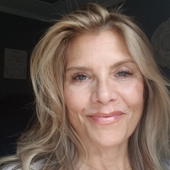 Profile Picture of Danielle Cotter (@dmcotter) on Poshmark