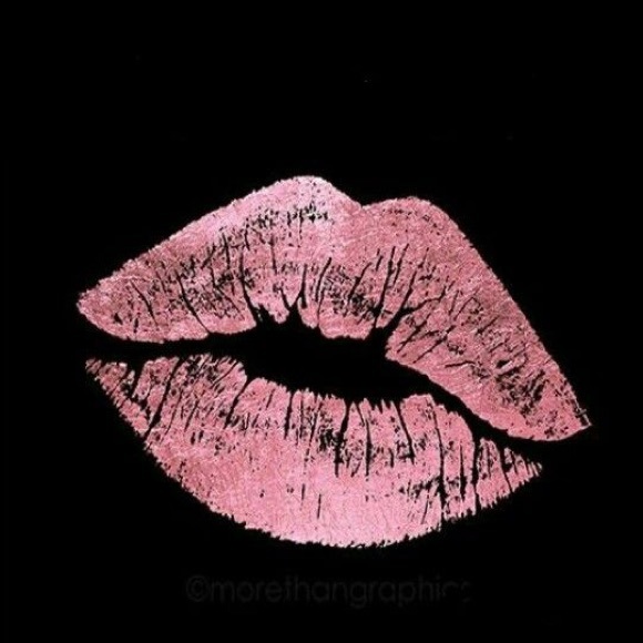 Profile Picture of Lacy Holmes (@lacy80) on Poshmark
