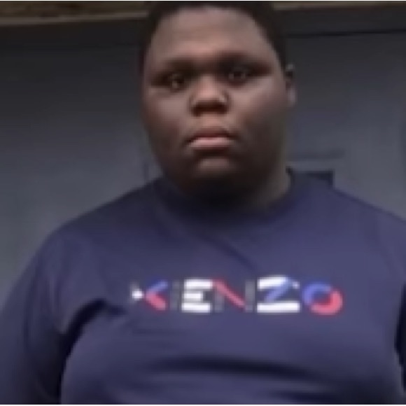 Profile Picture of Stephen Zhang (@wahhmoney) on Poshmark