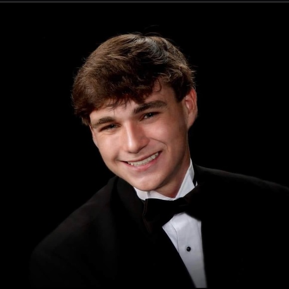 Profile Picture of Grayson Clark (@graysonclark123) on Poshmark