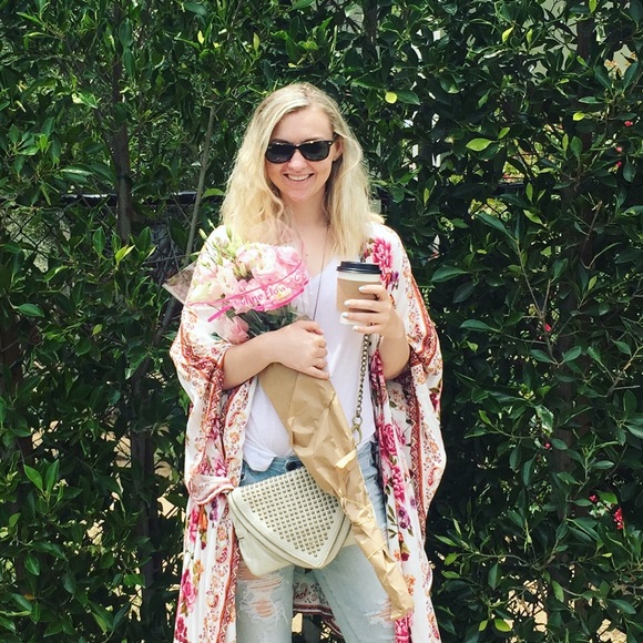 Profile Picture of Chandler F (@chandlernicole) on Poshmark