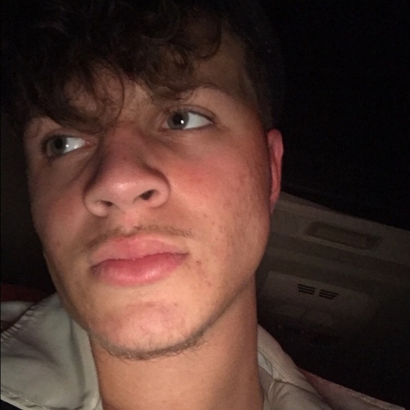 Profile Picture of Marcos Coronado (@marcossings98) on Poshmark