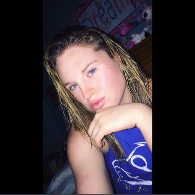 Profile Picture of Kelly Beth Hoskins (@kellybeth_h13) on Twitter