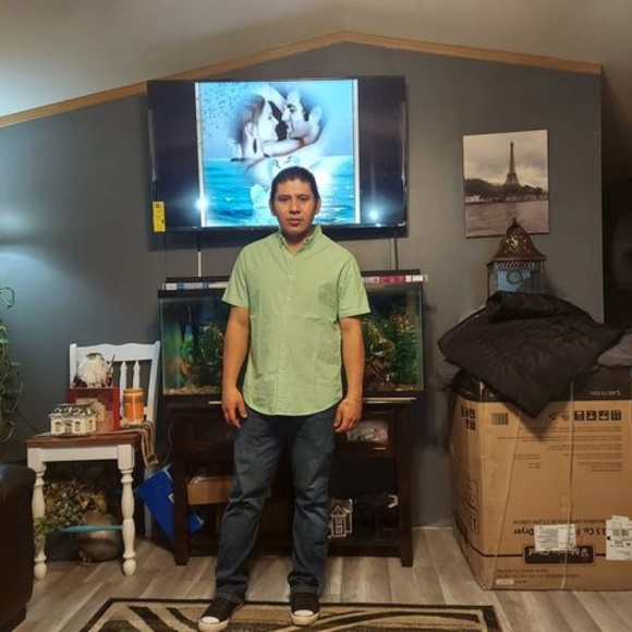 Profile Picture of Wilfredo Reyes (@wilfredo_reyes) on Poshmark