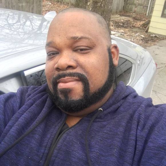 Profile Picture of Daniel Grace (@dandaman0077) on Poshmark