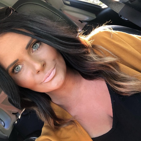 Bre Mahaffey - Poshmark Profile Picture of Bre Mahaffey (@bremahaffey) on Poshmark