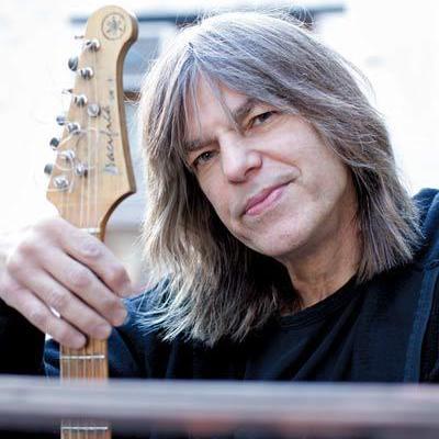 Profile Picture of Mike Stern (@mikesternguitar) on Twitter