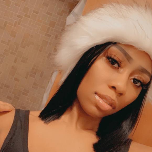 Profile Picture of Karlisa Ewing (@karlisaewing12) on Poshmark