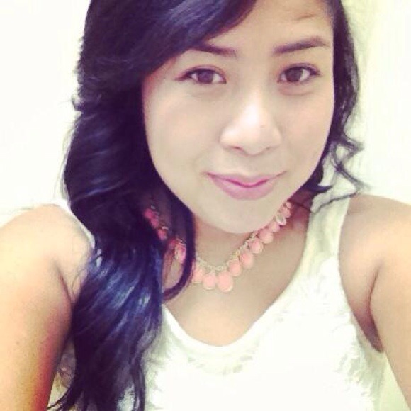 Profile Picture of Assilem Carreno (@assilem_cg) on Poshmark
