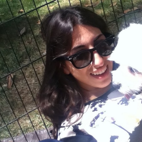 Profile Picture of Sophia Gatsios (@sophiagatsios) on Poshmark