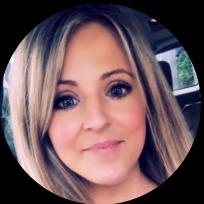 Profile Picture of Amy Engert (@ARengert) on Twitter