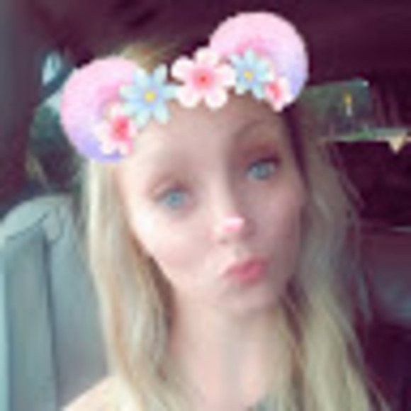 Profile Picture of Britney Markham (@makynleesmomma) on Poshmark
