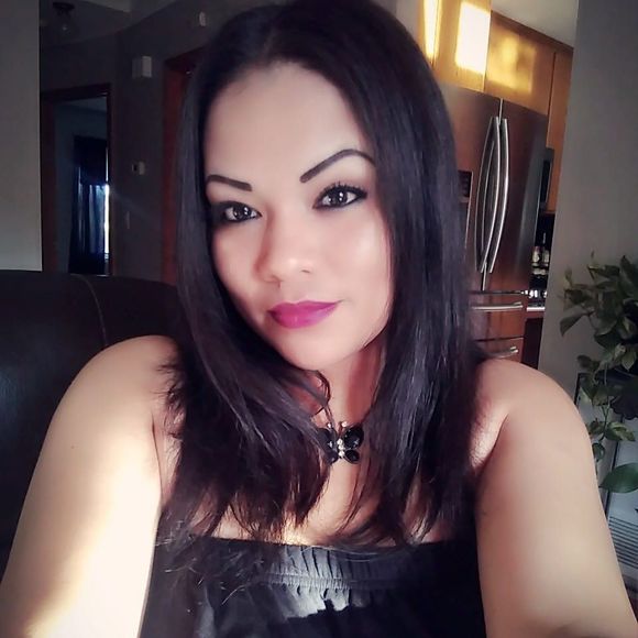 Profile Picture of Sol Sanchez (@martinsol) on Poshmark