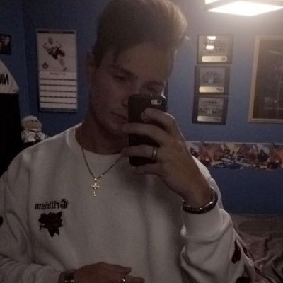 Profile Picture of Nick (@NickCoffinn) on Twitter