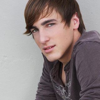 Profile Picture of Kendal Knight (@kendal.knight.31) on Facebook