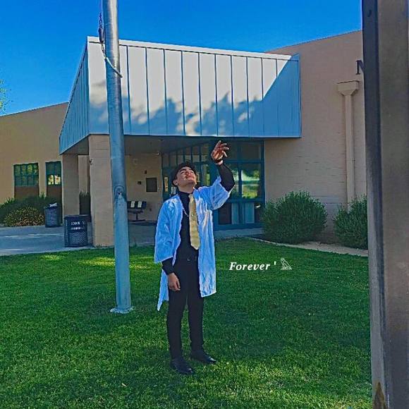 Profile Picture of Alejandro Rosales (@alejandroros938) on Poshmark