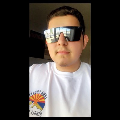 Profile Picture of Aaron (@_aaronleon383) on Twitter