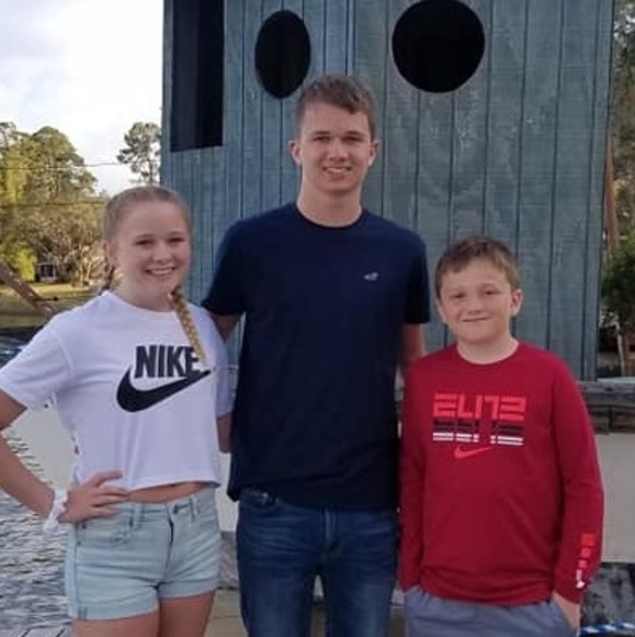 Profile Picture of Barrette Goodman (@barrettegoodman) on Poshmark