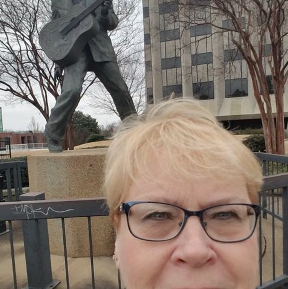 Cheryl Bilke - Poshmark Profile Picture of Cheryl Bilke (@cherylbilke) on Poshmark