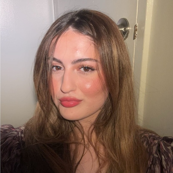 Profile Picture of Tamara Cheaito (@tamo2003) on Poshmark