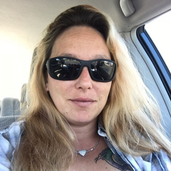 Profile Picture of Nazera Hosking (@hoskingnazera) on Poshmark