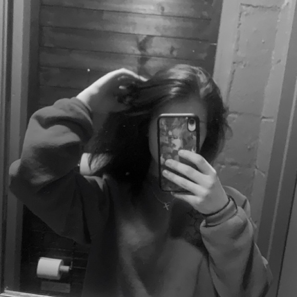 Profile Picture of Julia Hess (@juliahess442) on Poshmark