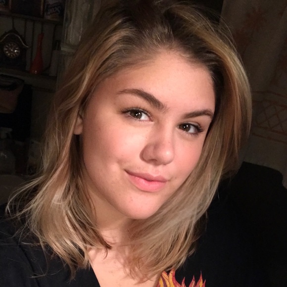 Profile Picture of Sabrina Conant (@rin58) on Poshmark