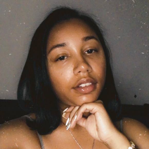 Profile Picture of Tyasia Craig (@tcraig1) on Poshmark