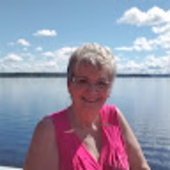 Profile Picture of Leona Holt-adams (@leonaaadams) on Poshmark