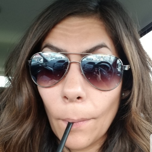 Profile Picture of Chris Holzman (@kissyfur3) on Poshmark