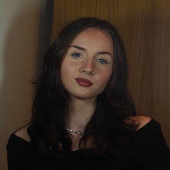 Profile Picture of   pov Deine Mutter schmeißt... (@laura_hildebrand) on Tiktok