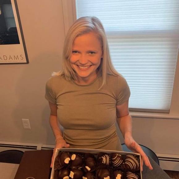 Profile Picture of Julia Meier (@juliameier2011) on Poshmark