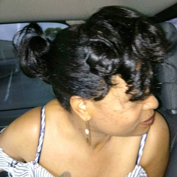 Natashia Grayson - Poshmark Profile Picture of Natashia Grayson (@natashiagrayson) on Poshmark