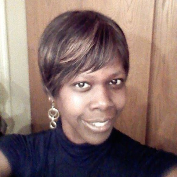 Profile Picture of Anitra Davis (@nicenee) on Poshmark