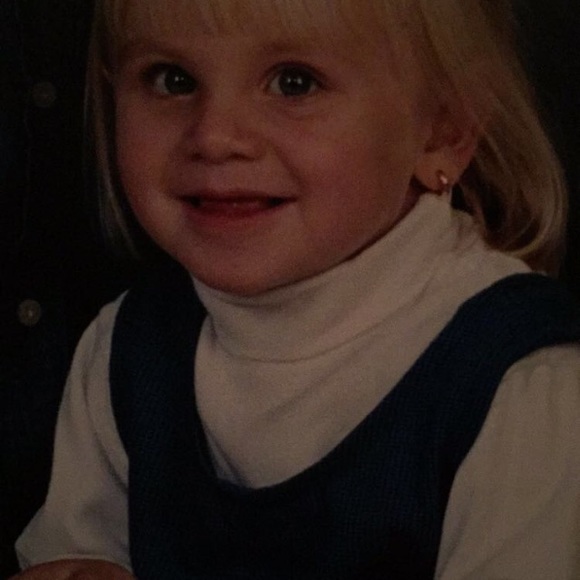 Profile Picture of Jen Pilut (@j_pilut) on Poshmark