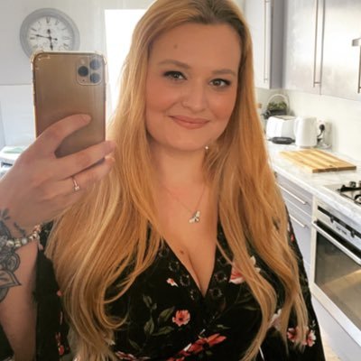 Profile Picture of Aimée Rose Barry (@Aimee1305) on Twitter