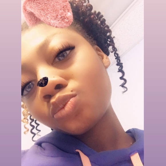 Tanishia Mckee - Poshmark Profile Picture of Tanishia Mckee (@tanishia1210) on Poshmark