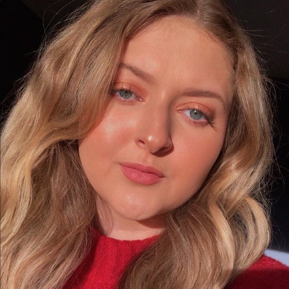 Profile Picture of Madelyn Bailey (@madelynrbailey) on Poshmark