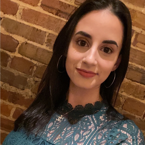 Jacquelyn Nuñez - Poshmark Profile Picture of Jacquelyn Nuñez (@jackienunez33) on Poshmark