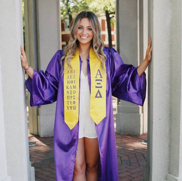 Profile Picture of Jenna Juliano (@julianoj16) on Poshmark