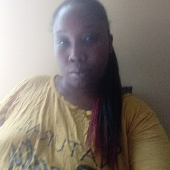 Profile Picture of Lakeisha Love (@love394) on Poshmark
