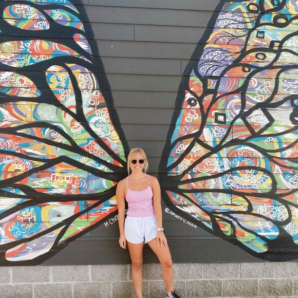 Profile Picture of Abby Iden (@abbbbbyyiden) on Poshmark