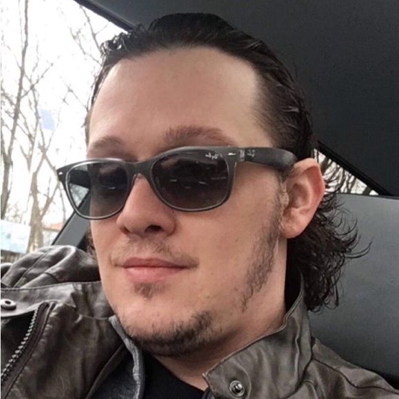 Profile Picture of Anthony Brillante (@a_brillante) on Poshmark