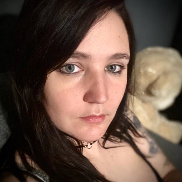 Profile Picture of Adreanna Flockhart (@mrsflock13) on Poshmark